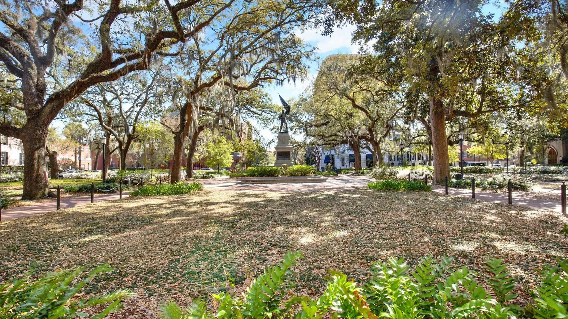 Above The Tea Room Off Madison Square Savannah Holiday home